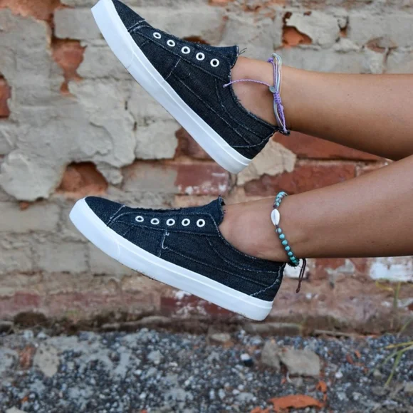 Corkys Babalu - Picture 1 of 5